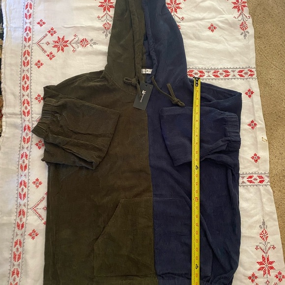 NWT Hooded Sweatshirt - Picture 2 of 3